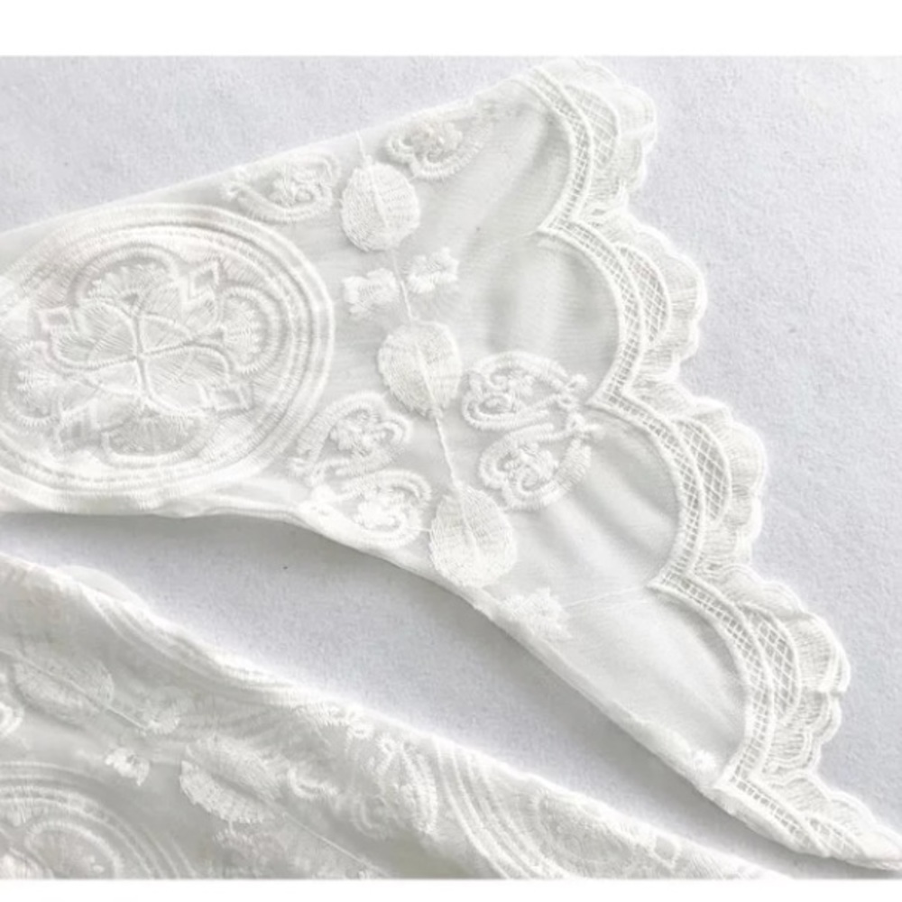 SOLD OUT Boho Off White Scalloped Crochet Lace Duster Wrap - Picture 5 of 7